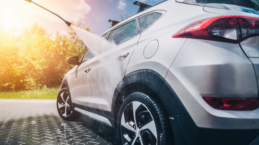 4 Simple Car Cleaning Habits To Add To Your New Year's Resolutions